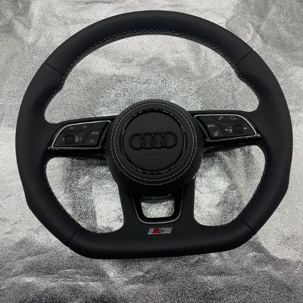 Volante Audi S Line recibido por Camille